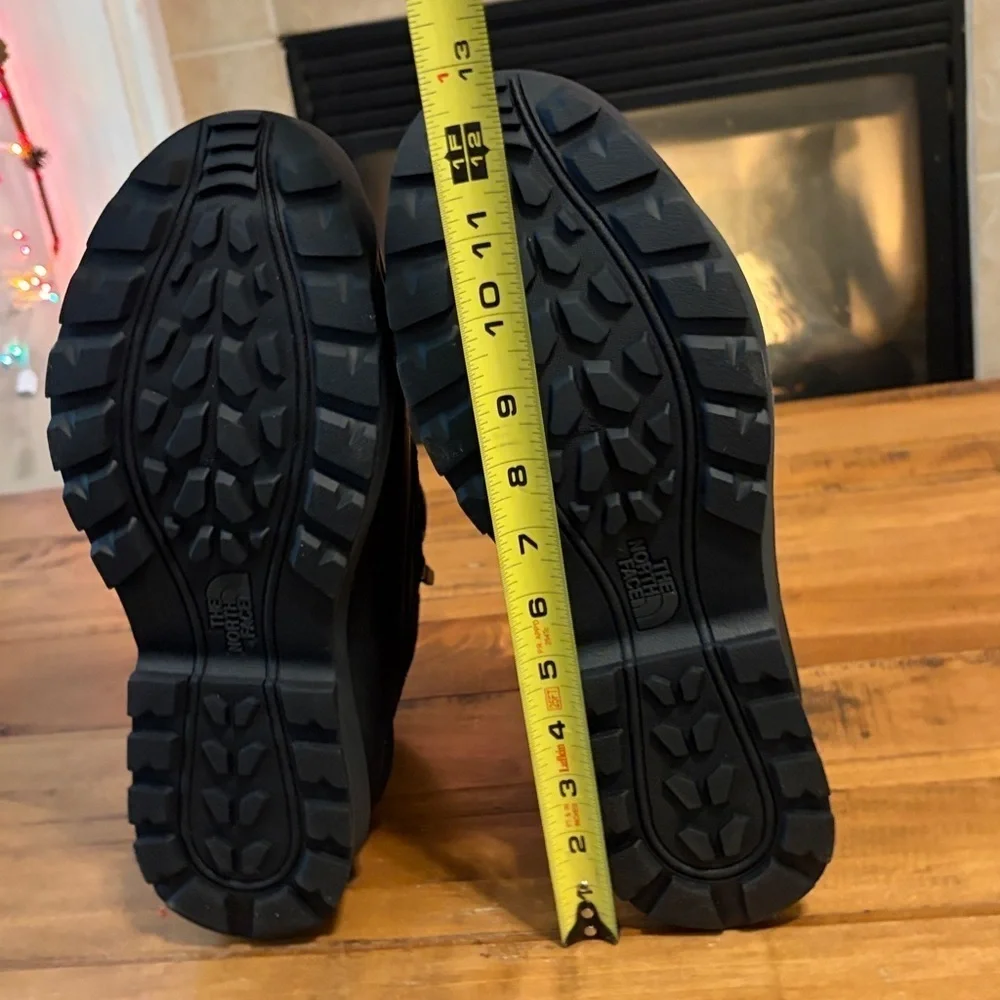 The North Face Chilkat Black Insulated Boots size 12.5